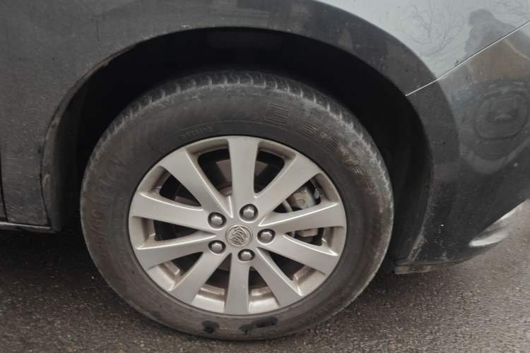 Used Buick GL8 2018 28T Comfort Model China VI Standard Right Front Wheel Hub