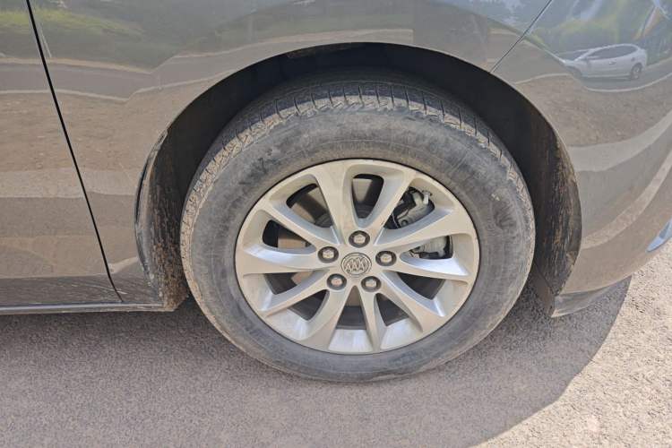 Used Buick GL8 2018 ES 28T Comfort Model China VI Standard Right Front Wheel Hub