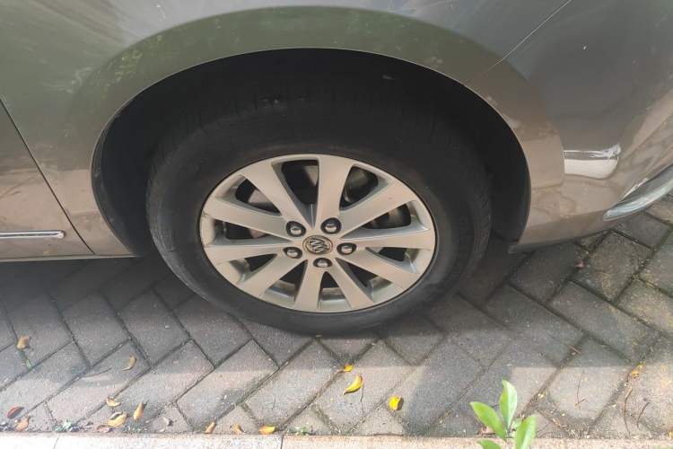 Used Buick GL8 2018 28T Luxury Model China VI Standard Right Front Wheel Hub
