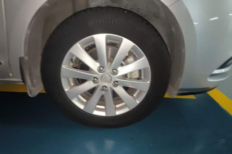 Used Buick GL8 2018 28T Luxury Model China VI Standard Right Front Wheel Hub