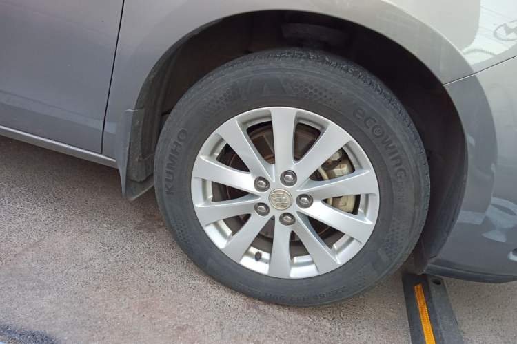 Used Buick GL8 2018 28T Comfort Model China VI Standard Right Front Wheel Hub