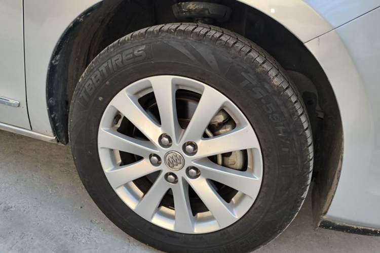 Used Buick GL8 2018 28T Prestige Version China VI Standard Right Front Wheel Hub