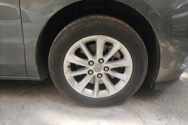 Used Buick GL8 2018 ES 28T Comfort Model China VI Standard Right Front Wheel Hub