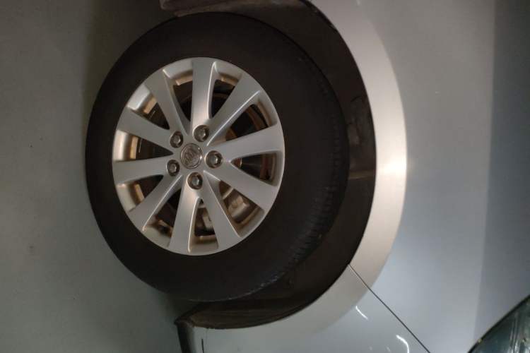 Used Buick GL8 2018 28T Comfort Model China VI Standard Right Front Wheel Hub