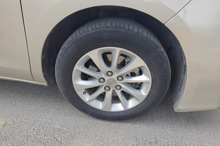 Used Buick GL8 2018 ES 28T Comfort Model China VI Standard Right Front Wheel Hub