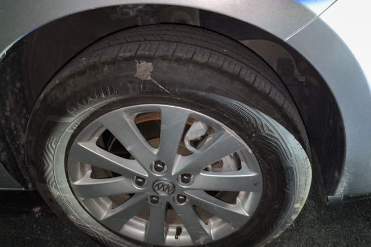 Used Buick GL8 2018 28T Luxury Model China VI Standard Right Front Wheel Hub