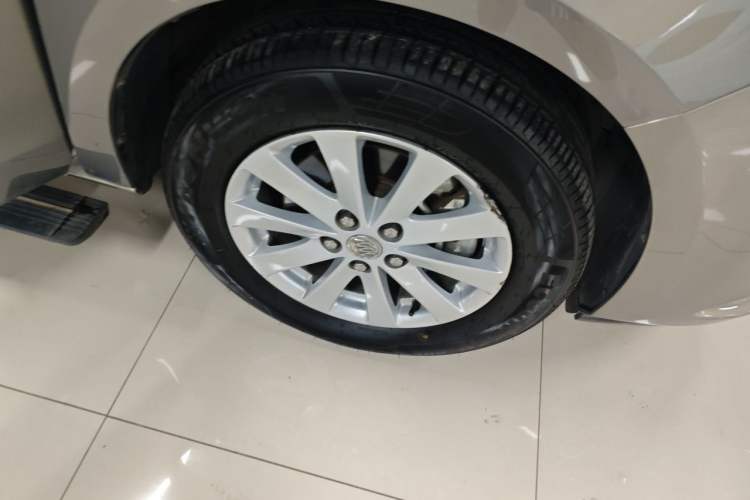 Used Buick GL8 2018 28T Comfort Model China VI Standard Right Front Wheel Hub
