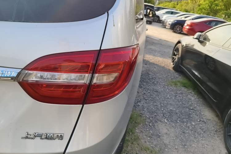 Used Buick GL8 2018 28T Luxury Model China VI Standard Right Rear Taillight