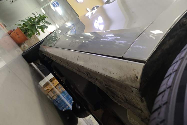 Used Buick GL8 2018 28T Comfort Model China VI Standard Right Side Sill
