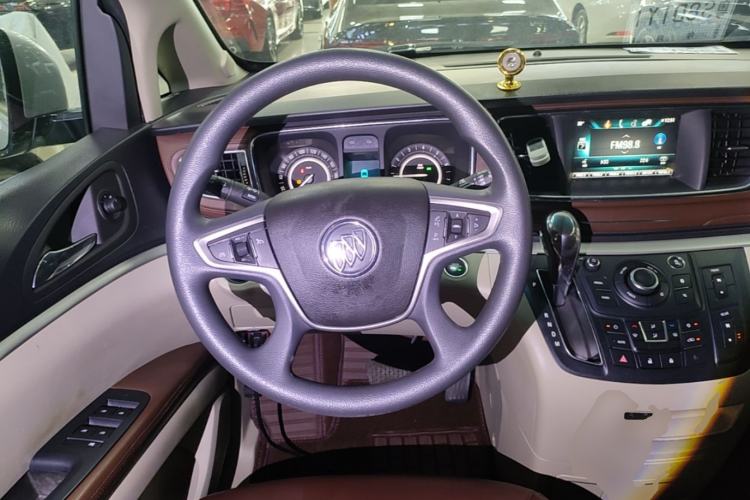Used Buick GL8 2018 28T Comfort Model China VI Standard Steering Wheel