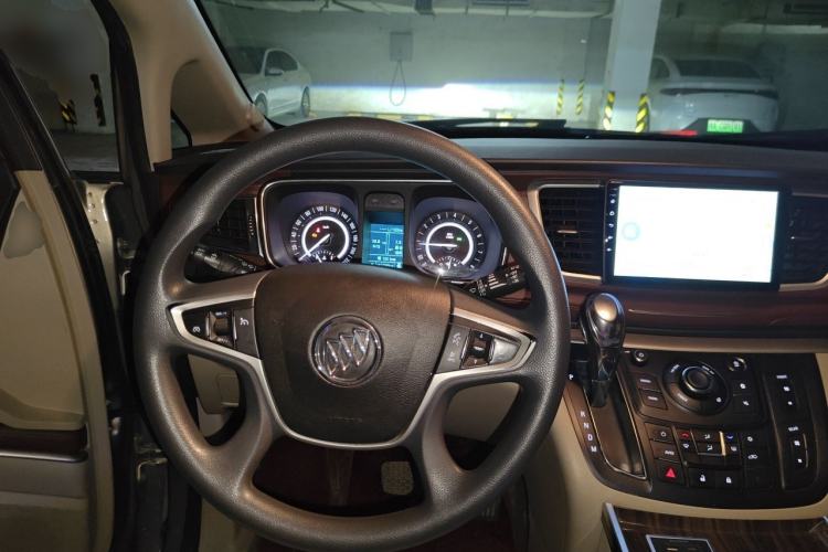 Used Buick GL8 2018 28T Comfort Model China VI Standard Steering Wheel