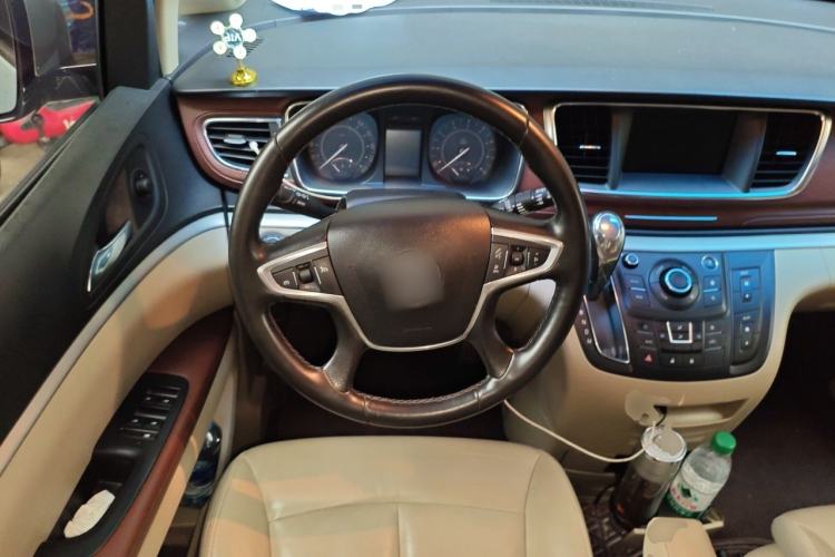 Used Buick GL8 2018 28T Luxury Model China VI Standard Steering Wheel