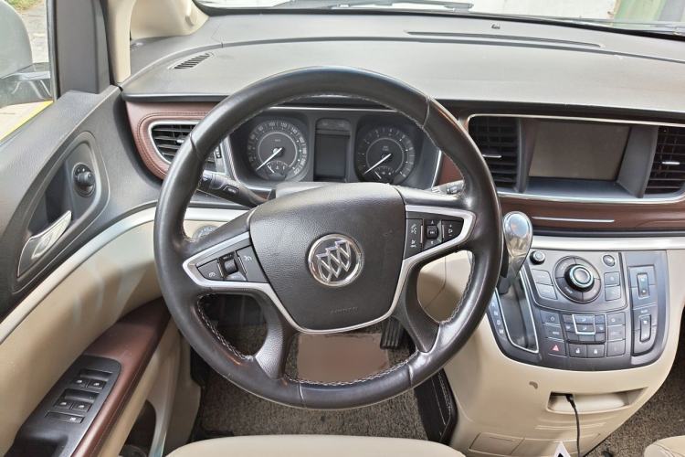 Used Buick GL8 2018 28T Luxury Model China VI Standard Steering Wheel