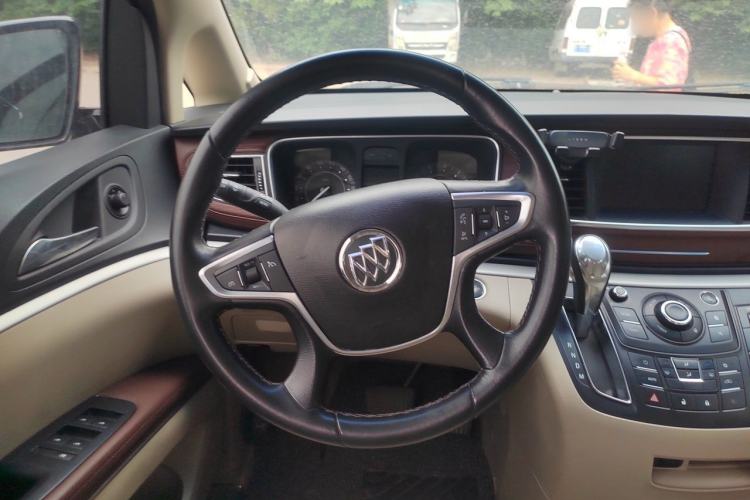 Used Buick GL8 2018 28T Luxury Model China VI Standard Steering Wheel