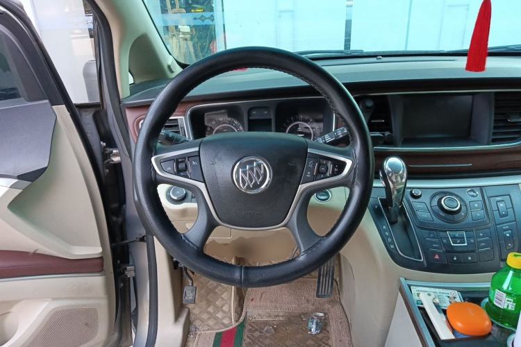 Used Buick GL8 2018 28T Comfort Model China VI Standard Steering Wheel