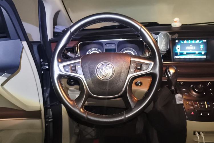 Used Buick GL8 2018 28T Luxury Model China VI Standard Steering Wheel