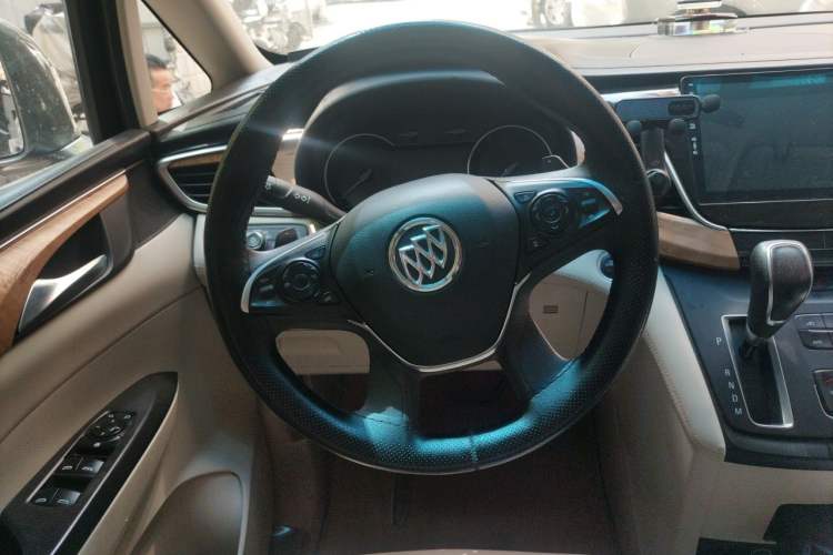 Used Buick GL8 2018 ES 28T Comfort Model China VI Standard Steering Wheel