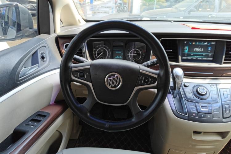 Used Buick GL8 2018 28T Comfort Model China VI Standard Steering Wheel