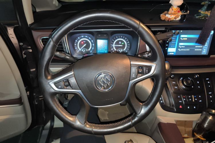 Used Buick GL8 2018 28T Luxury Model China VI Standard Steering Wheel