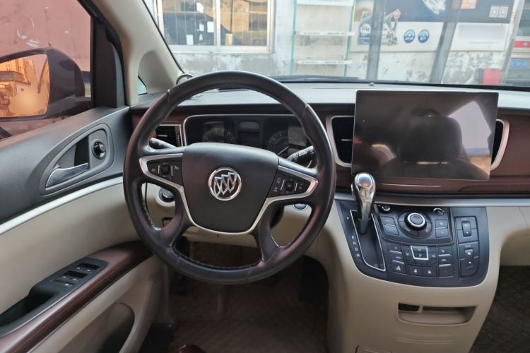 Used Buick GL8 2018 28T Luxury Model China VI Standard Steering Wheel