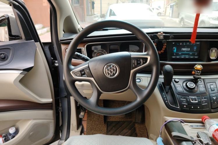 Used Buick GL8 2018 28T Comfort Model China VI Standard Steering Wheel
