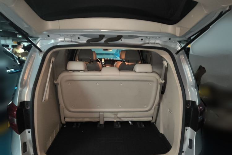 Used Buick GL8 2018 28T Luxury Model China VI Standard Trunk