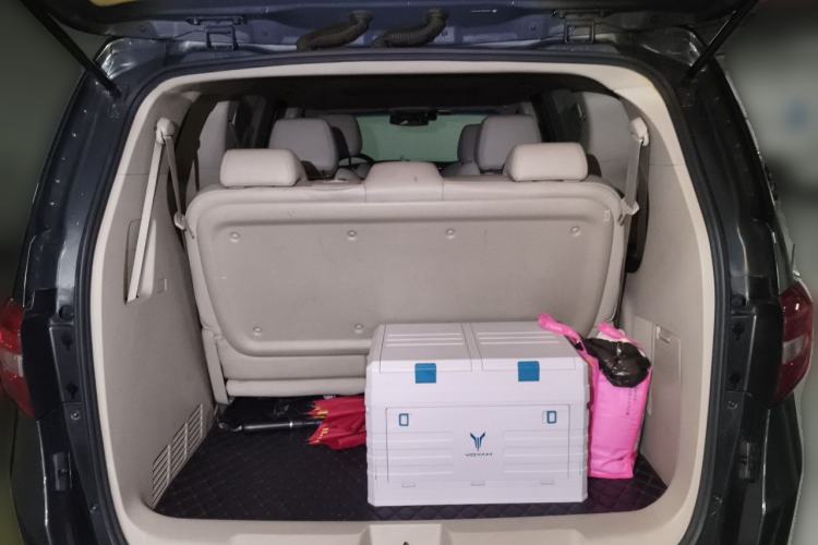 Used Buick GL8 2018 28T Luxury Model China VI Standard Trunk