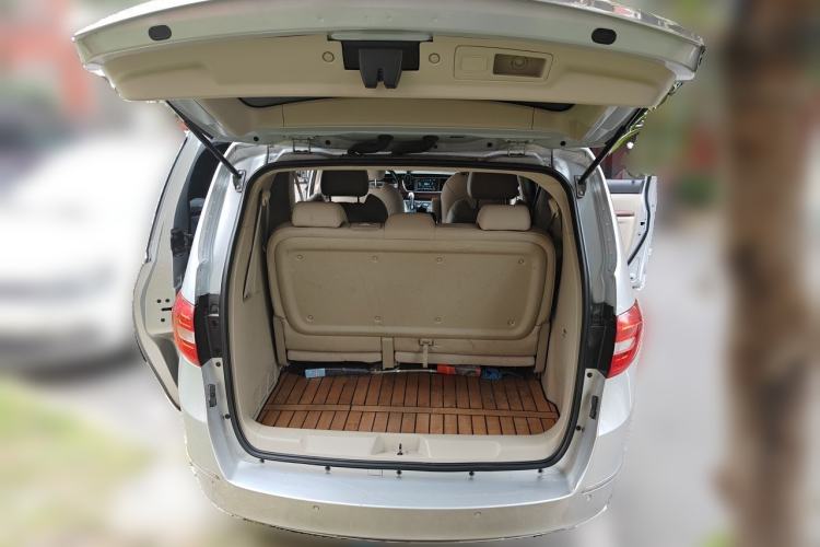 Used Buick GL8 2018 28T Luxury Model China VI Standard Trunk