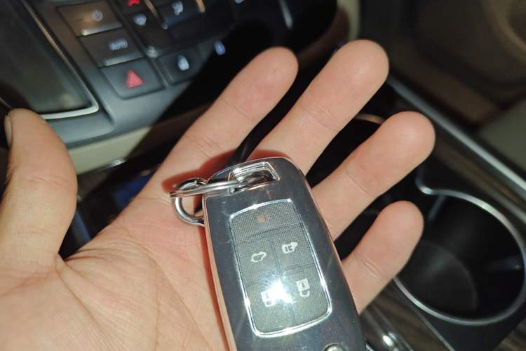 Used Buick GL8 2018 28T Comfort Model China VI Standard Vehicle Key