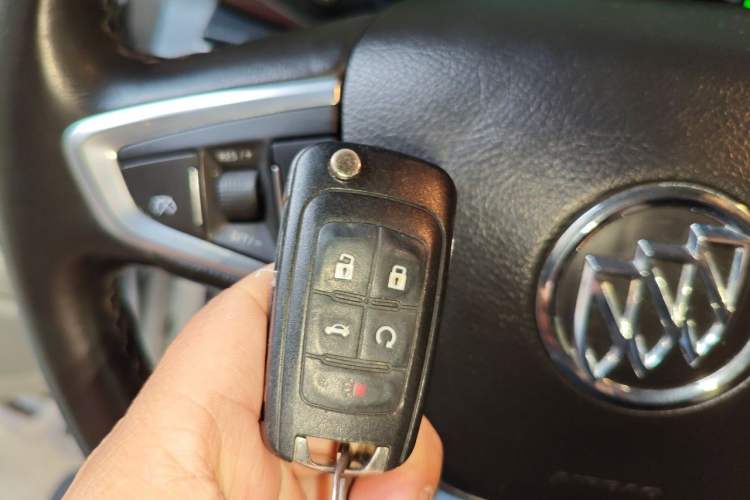Used Buick GL8 2018 28T Luxury Model China VI Standard Vehicle Key