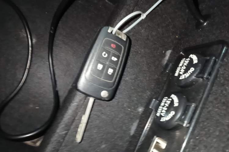 Used Buick GL8 2018 28T Luxury Model China VI Standard Vehicle Key