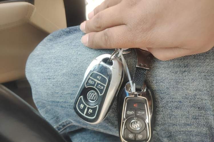 Used Buick GL8 2018 ES 28T Luxury Model China VI Standard Vehicle Key