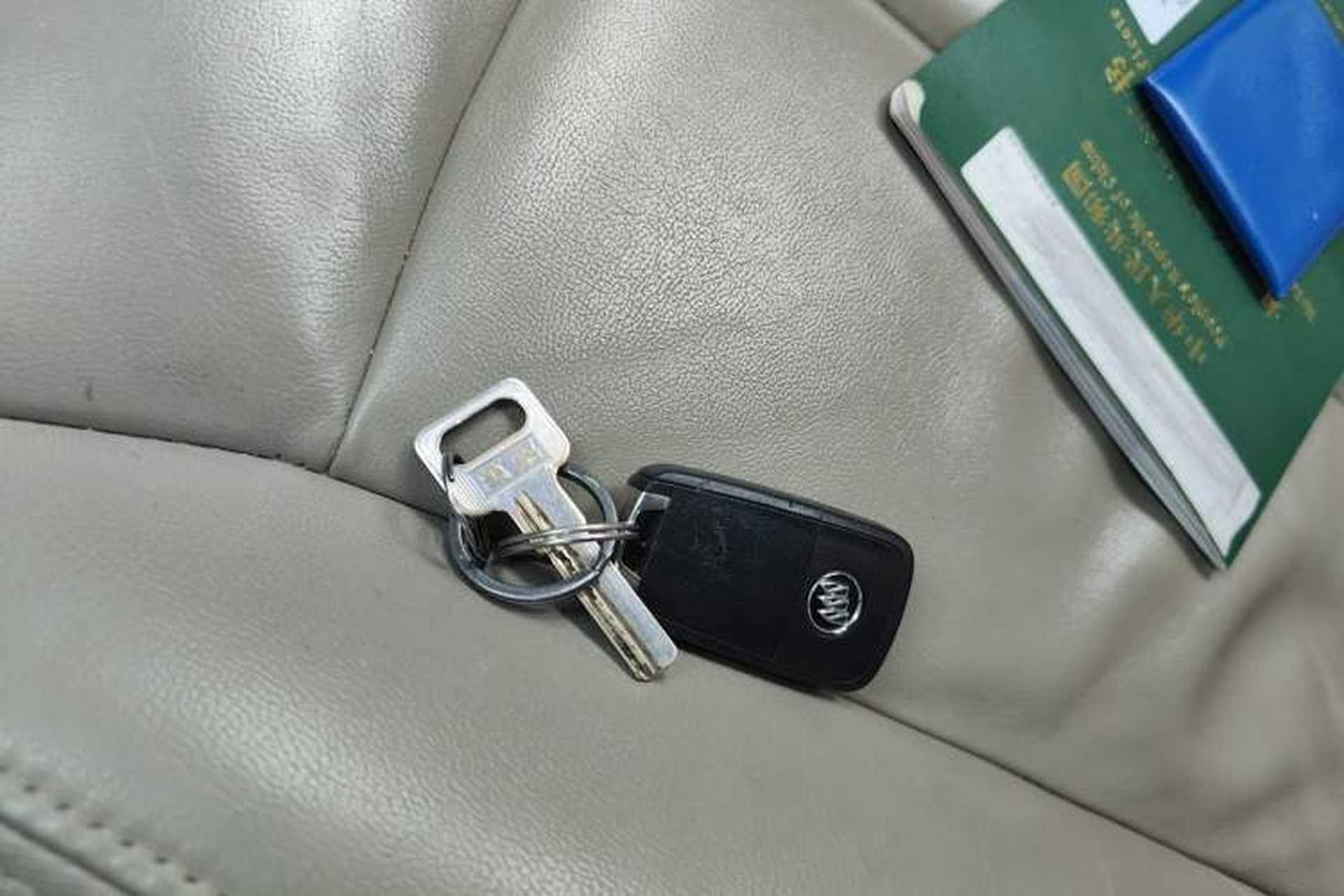 Used Buick GL8 2018 28T Luxury Model China VI Standard Vehicle Key
