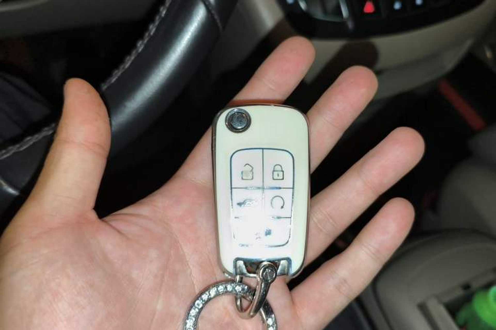 Used Buick GL8 2018 28T Luxury Model China VI Standard Vehicle Key