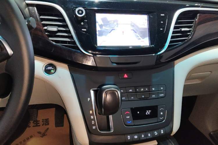 Used Buick GL8 2018 ES 28T Comfort Model China VI Standard Audio And AC Panel