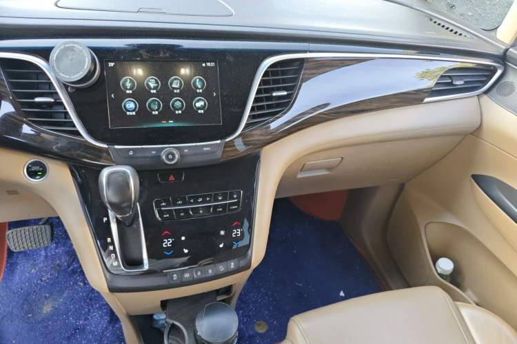 Used Buick GL8 2018 ES 28T Luxury Model China VI Standard Audio And AC Panel