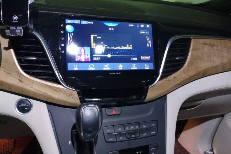 Used Buick GL8 2018 ES 28T Comfort Model China VI Standard Audio And AC Panel