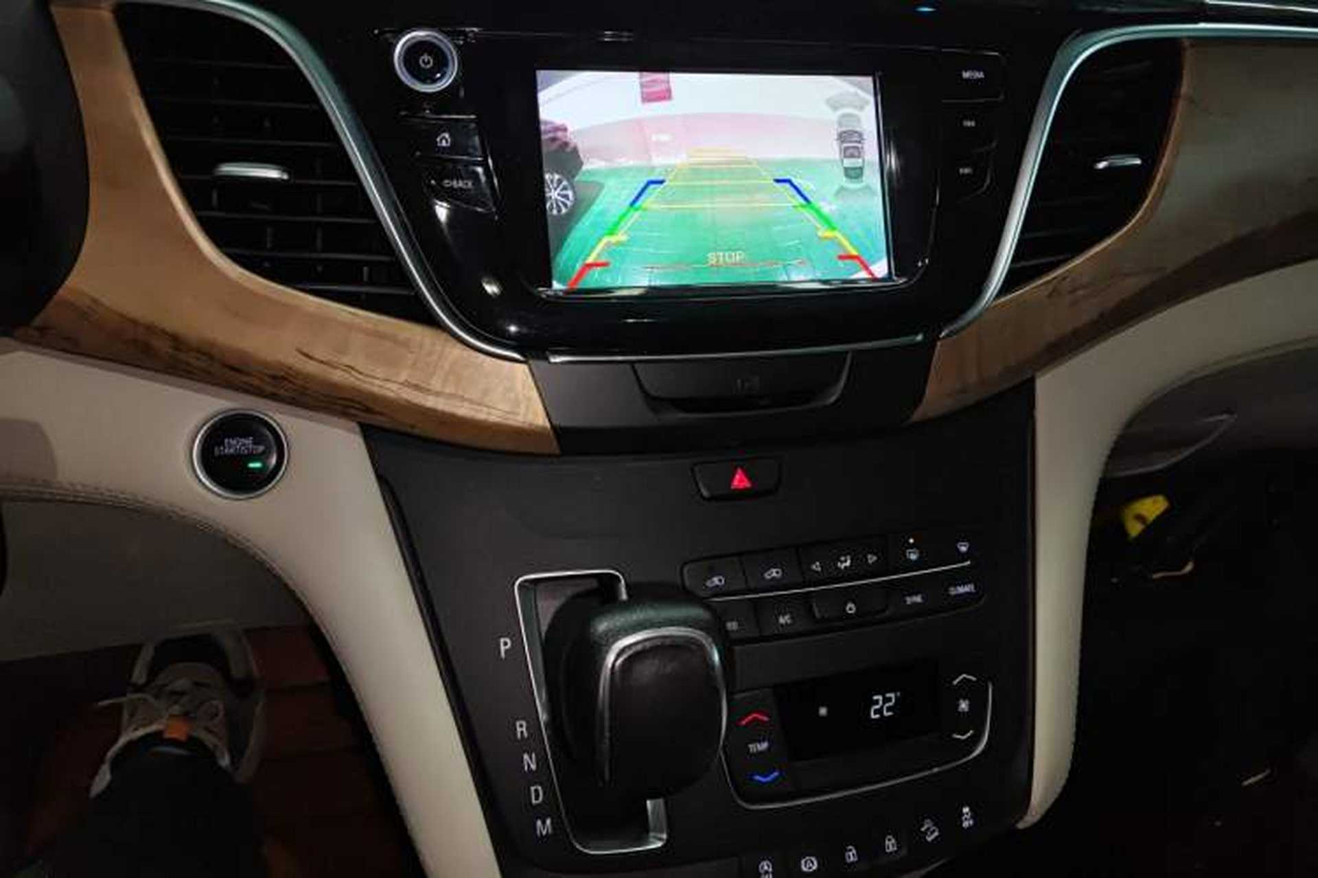 Used Buick GL8 2018 ES 28T Comfort Model China VI Standard Audio And AC Panel