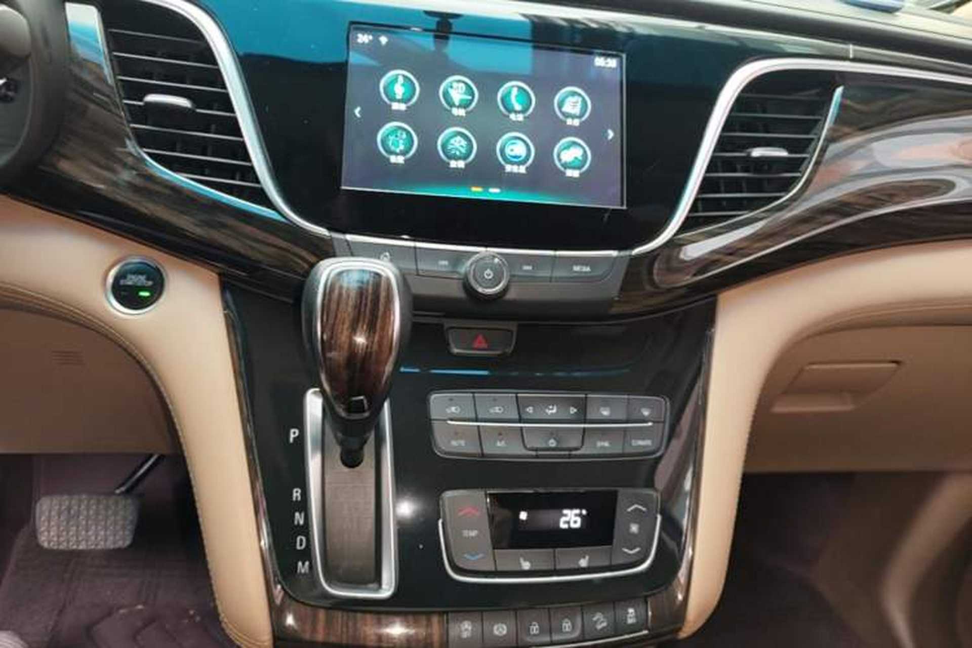 Used Buick GL8 2018 ES 28T Premium Model China VI Standard Audio And AC Panel