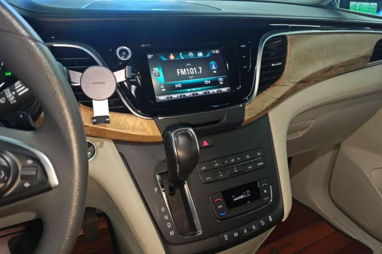 Used Buick GL8 2018 ES 28T Comfort Model China VI Standard Audio And AC Panel