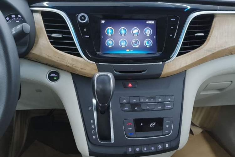 Used Buick GL8 2018 ES 28T Comfort Model China VI Standard Audio And AC Panel