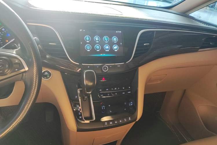 Used Buick GL8 2018 ES 28T Luxury Model China VI Standard Audio And AC Panel