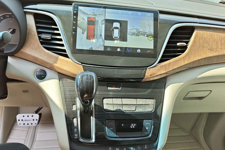 Used Buick GL8 2018 ES 28T Comfort Model China VI Standard Audio And AC Panel