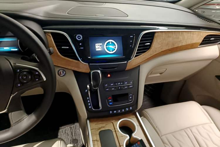 Used Buick GL8 2018 ES 28T Comfort Model China VI Standard Audio And AC Panel