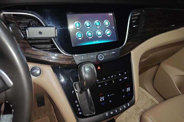 Used Buick GL8 2018 ES 28T Luxury Model China VI Standard Audio And AC Panel