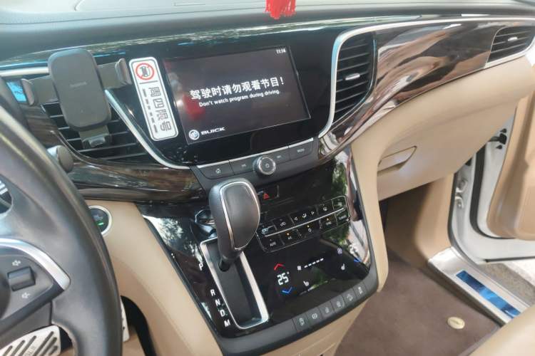 Used Buick GL8 2018 ES 28T Luxury Model China VI Standard Audio And AC Panel