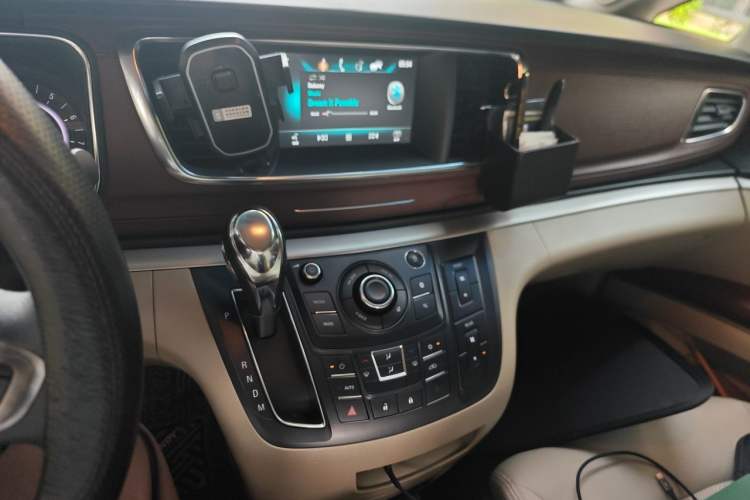 Used Buick GL8 2018 28T Comfort Model China VI Standard Audio And AC Panel