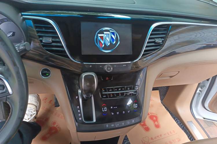 Used Buick GL8 2018 ES 28T Flagship Model China VI Standard Audio And AC Panel