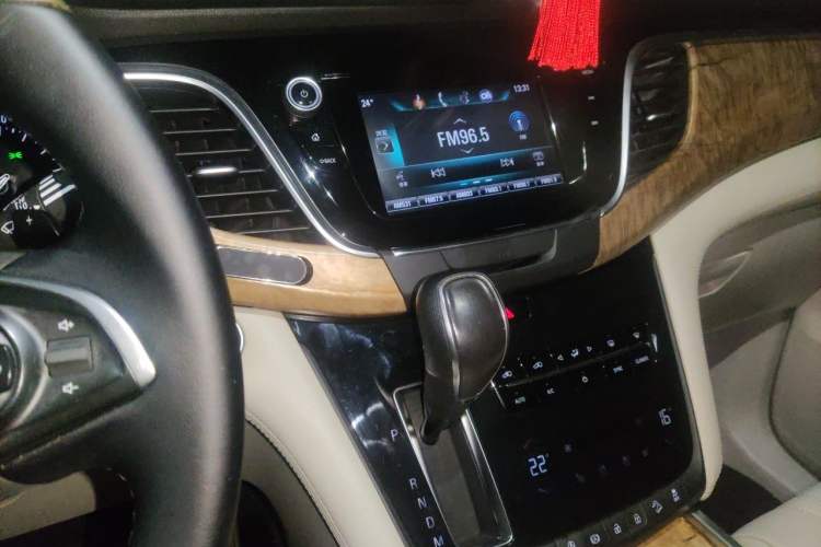 Used Buick GL8 2018 ES 28T Comfort Model China VI Standard Audio And AC Panel