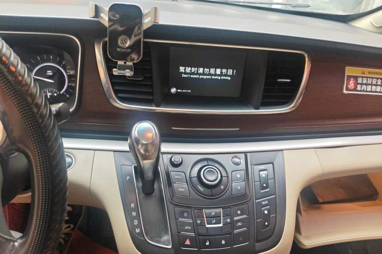 Used Buick GL8 2018 28T Luxury Model China VI Standard Audio And AC Panel